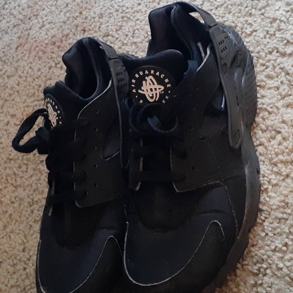 Black Nike Huaraches Size 10.5 Women